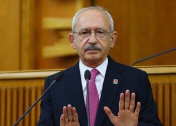 قليچدار اوغلو: که ټاکنو کې بریالی شم، ټول کډوال خپلو هېوادونو ته ستنوم