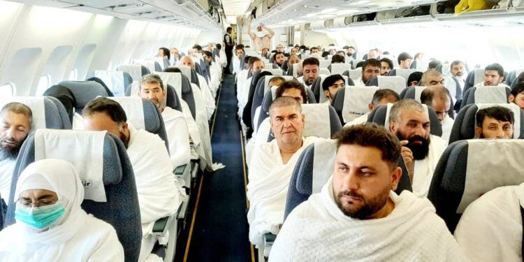 بیت الله شریف ته د افغان حاجیانو د لېږد بهیر بشپړ شو