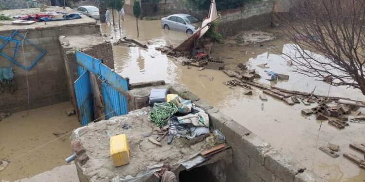 خوست کې سېلابونو کورونو او ځمکو ته زیانونه اړولي