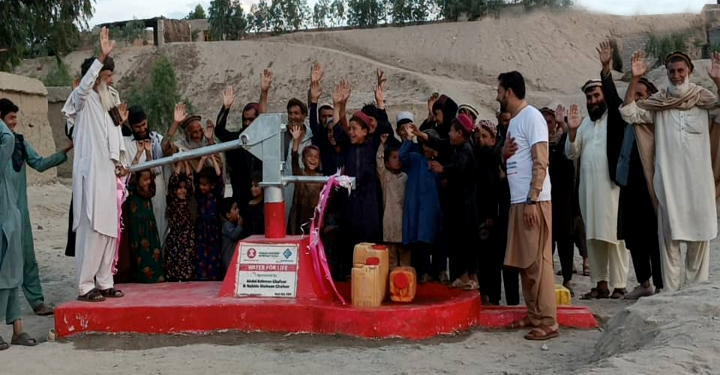 لغمان کې ۳۰۰ کورنیو ته د څښاک پاکې اوبه برابرې شوې
