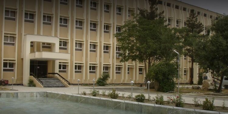 دلاور: کانونو وزارت کې د تېر حکومت کار کوونکي پر خپلو دندو بوخت دي