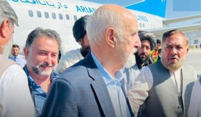 چارواکي: سلګونه بهر مېشتو افغانانو د راستنېدو فورمې ډکې کړې دي