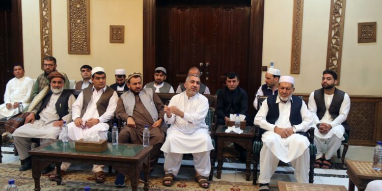 سیاسي مرستیال: افغان سوداګرو سره هر ډول همکارۍ ته چمتو یو