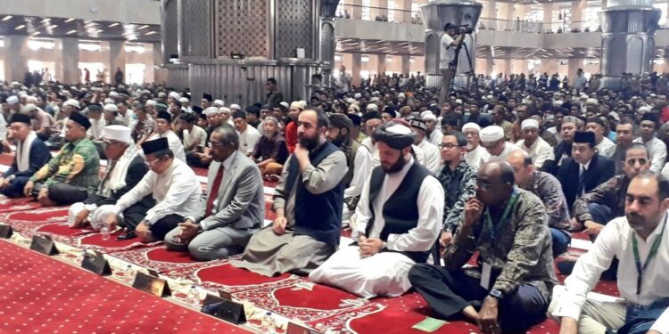 د بهرنيو چارو وزارت مرستيال اندونيزيا کې د بېلابېلو هېوادونو سفیرانو سره کتلي