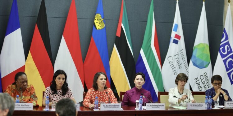 ګڼو هېوادونو پر افغان ښځو د محدودیتونو لرې کېدو غوښتنه کړې ده