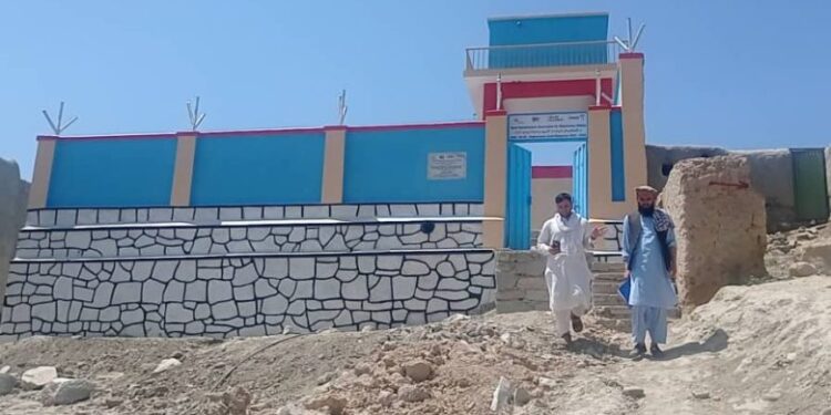 ننګرهار کې ۶۰۰ کورنیو ته د څښاک پاکې اوبه برابریږي