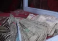 کابل ښاریان یو ځل بیا د زړو بانکنوټونو له ډېرښت شکایت کوي