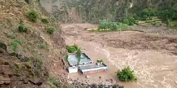نورستان کې سیلابونو خلکو ځاني او مالي زیانونه اړولي