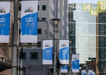 ولې ډېری هېوادونه د برېکس غړيتوب ته لېواله دي؟