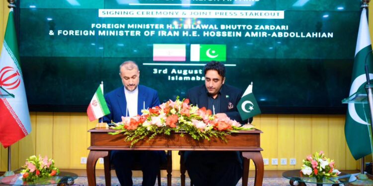 ایران او پاکستان: د افغانستان په مسایلو کې ښکېل پاتې کېږو