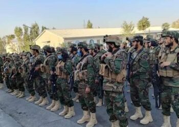 دفاع وزارت: د خپلو ځواکونو لپاره مو یونیفورم لازمي کړ