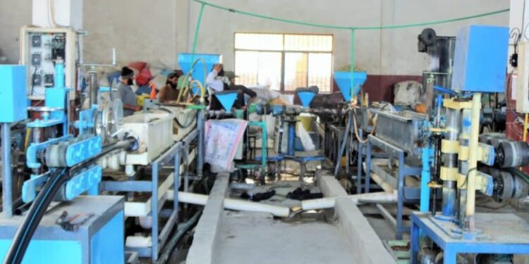 کندهار کې ۳۰ نویو کارخونو فعالیت پيل کړی