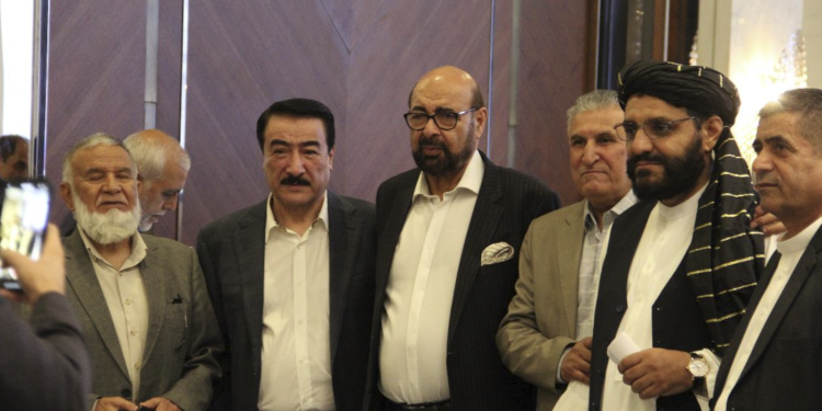 چارواکي: بهرنیانو ته هم افغانستان کې د پانګونې زمینه برابره شوې ده