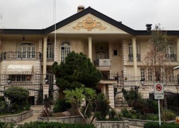 ایران کې افغان کډوالو ته د پاسپورټونو د وېش بهیر پيل شو