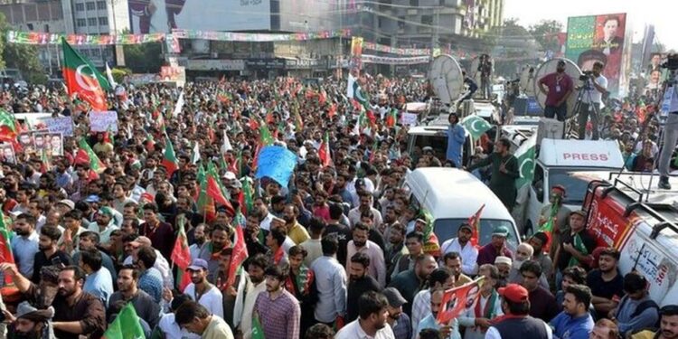 تحریک انصاف ګوند د عمران خان په ملاتړ لاریونونه پيلوي