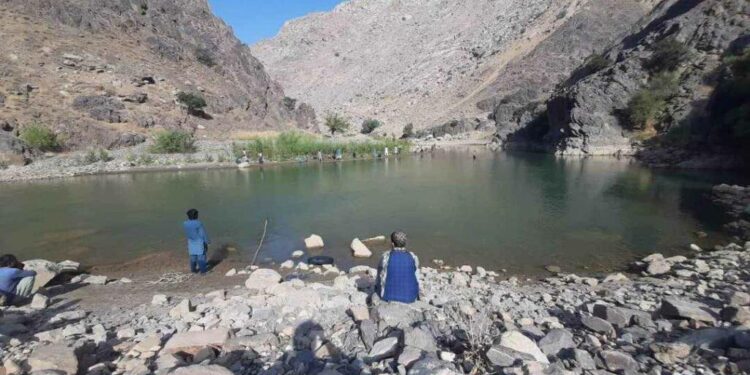 دایکندي کې دوه تنه ځوانان اوبو ډوب کړي او مړه شوي