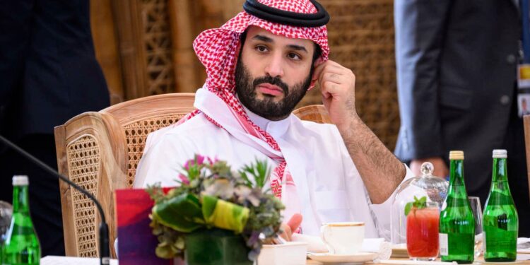 سلمان: له اسرایئلو سره د اړیکو عادي کېدو ته نږدې شوي یو