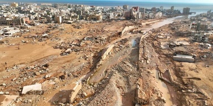 لیبیا کې سیلابونه؛ تر دوه زره ډير نور جسدونه موندل شوي