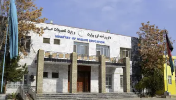 لوړو زده کړو وزارت: ۴۵۰ استادان له ماسټریو ورسته بېرته هېواد ته راستانه شوي
