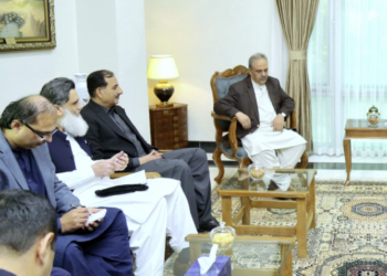پاکستان کې د افغان کډوالو او سوداګرو د ستونزو پر حل خبرې شوي