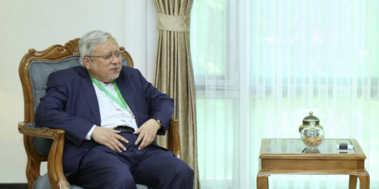 افغان او مالیزیايي لوري د اړیکو پر پراختیا ټینګار کړی