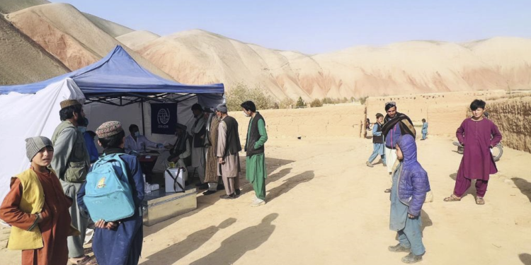 هېواد کې د لرې پرتو سیمو خلکو سره لومړنۍ روغتیايي مرستې شوي