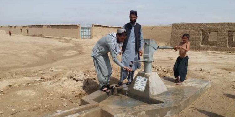 لغمان کې د ۲۹۲ څاګانو د بیا رغولو چارې پیل شوې