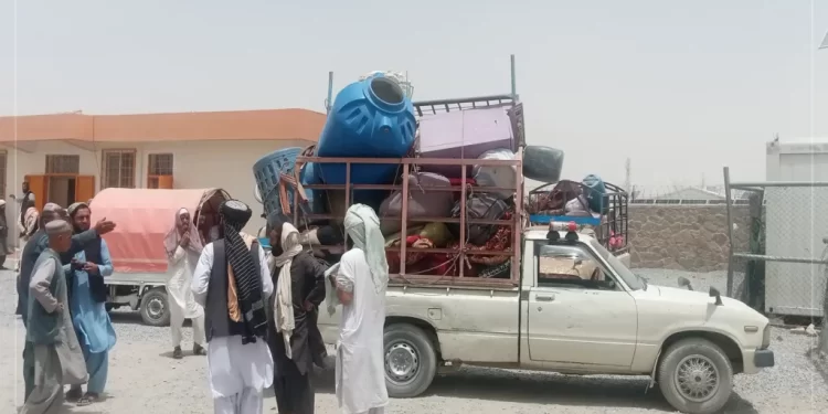 جیلاني: ټول ناقانونه کډوال له پاکستانه وباسو