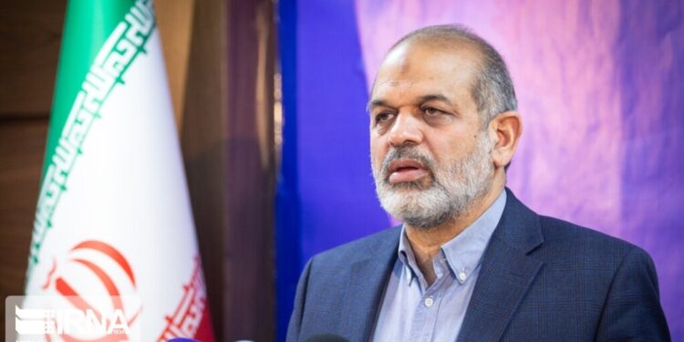 احمد وحیدي: ناقانونه افغان کډوال دې له ایرانه ووځي