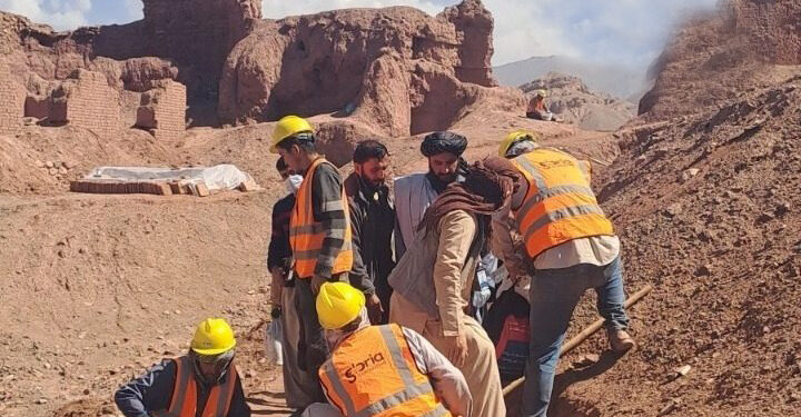 بامیانو کې د ضحاک لرغوني ښار د بیا رغولو چارې پیل شوې