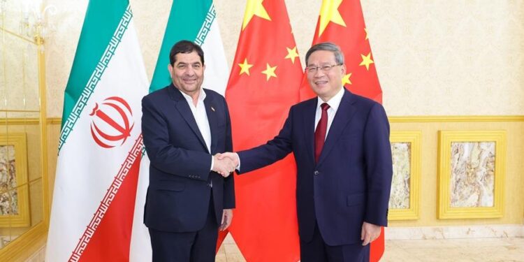 لي چيانګ د ايران د ولسمشر لومړي مرستيال سره وليدل