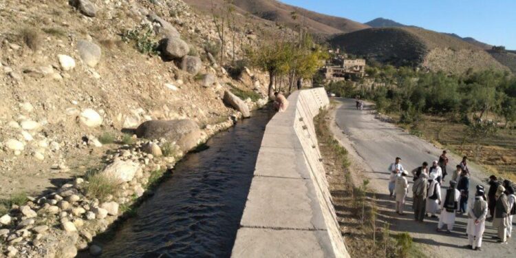 لغمان کې ۶ پروژې بشپړې او ګټې اخیستنې ته وسپارل شوې