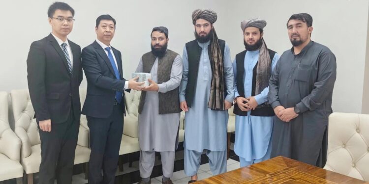 د چین سره صلیب د هرات له زلزله ځپلو سره نغدي مرسته وکړه