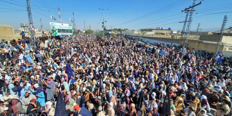 لاريون‌وال: د چمن – سپين بولدک پر دروازه پاسپورټ نه منو