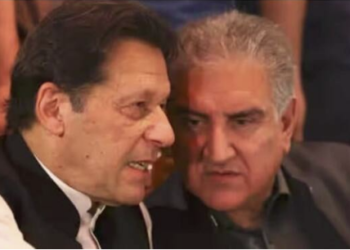 عمران خان او محمود قریشي د حکومتي رازونو په افشا کولو تورن شول