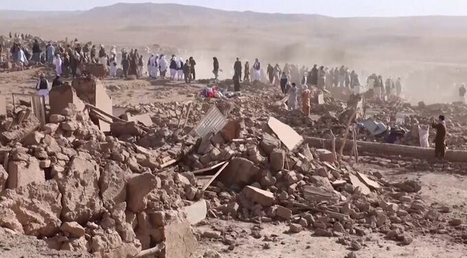 اوچا: د هرات زلزله ځپلو سیمو کې د ژغورنې او لټون عملیات لا روان دي