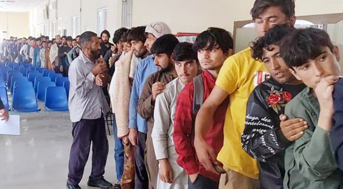 له ایرانه څه باندې ۳ زره افغان کډوال هېواد ته راستانه شول