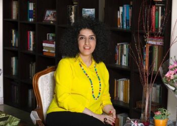 د سولې نوبل جایزه ایرانۍ فعالې نرګس محمدي وګټله