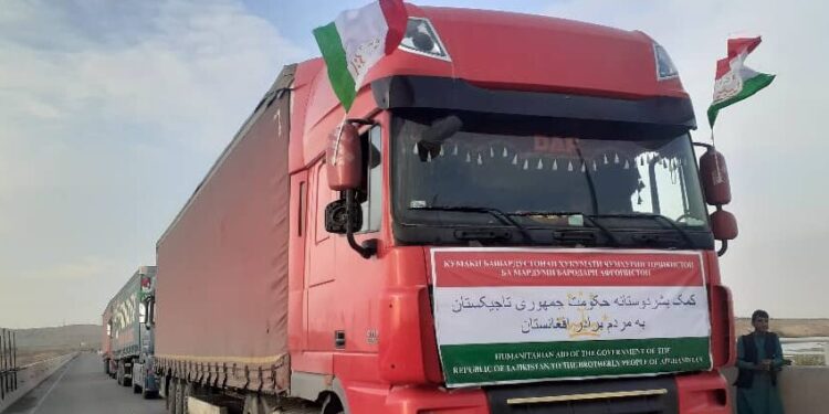 له زلزله ځپلو سره د تاجکستان مرستې هرات ته رسېدلي