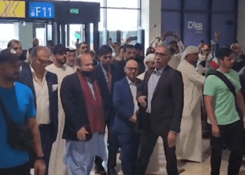 نوازشریف له څلور کلنې جلا وطنۍ وروسته پاکستان ته ستون شو