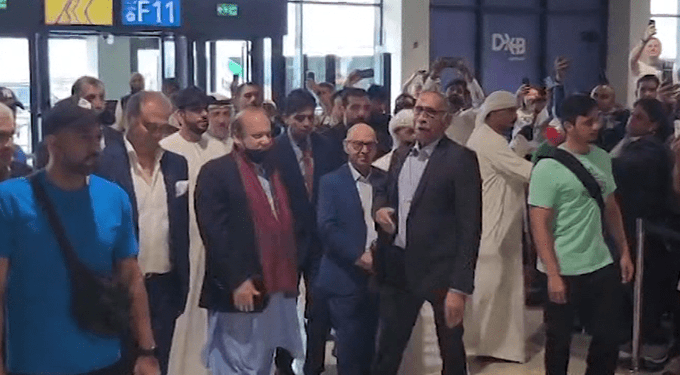 نوازشریف له څلور کلنې جلا وطنۍ وروسته پاکستان ته ستون شو
