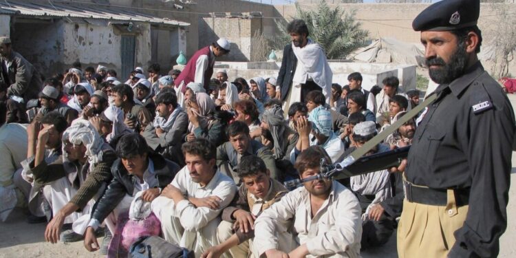 ملګري ملتونه: پاکستان کارت لرونکي افغان کډوال هم باسلي