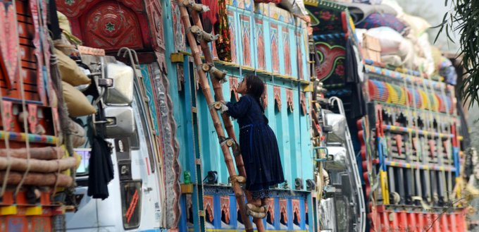 د کډوالو عالي کمېشنرۍ: پاکستان دې د افغان کډوالو ځورول ودروي