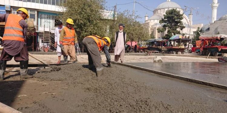جوزجان کې د دوو سړکونو د بیا رغولو چارې پيل شوې