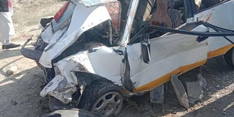 کونړ کې د ترافیکي پېښې له امله ۱۰ کسانو ته مرګ ژوبله اوښتې
