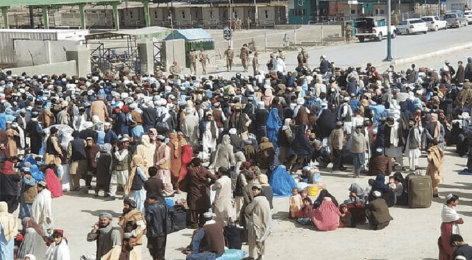 پاکستان د افغان کډوالو د ایستلو لپاره درې نورې لارې خلاصوي
