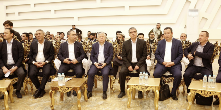 افغانستان او ازبکستان د څه باندې ۱ میلیارد ډالرو په ارزښت تړونونه کړي