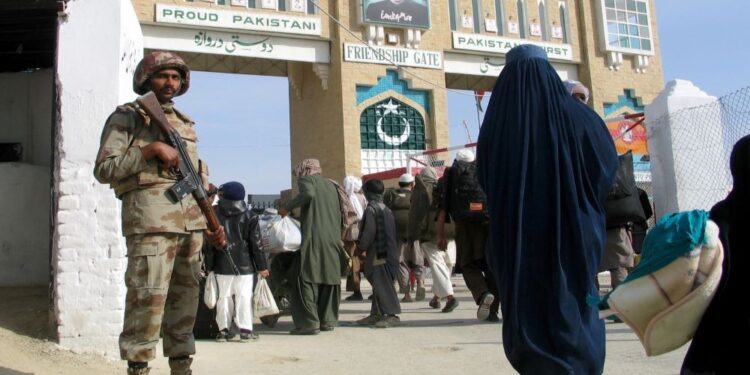 «پاکستان دې د بولدک–چمن له لارې خلکو ته دتگ راتگ اجازه ورکړي»