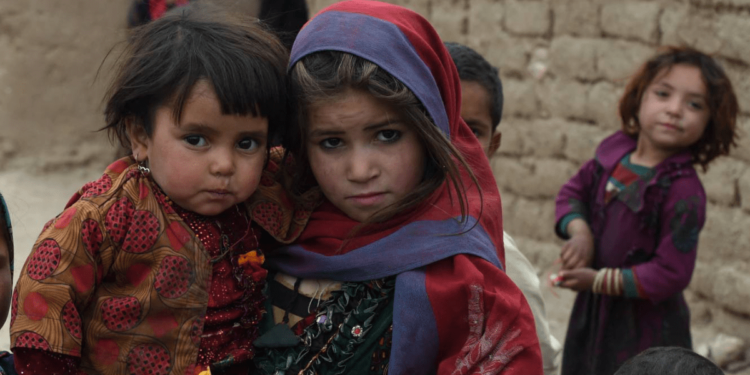 سیګار:مرستندویه بنسټونه په افغانستان کې ټولو اړمنو ته مرستې نشي رسولی