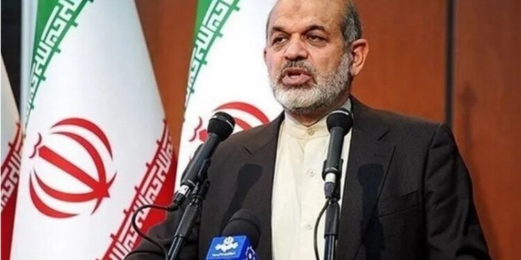 د ایران کورنیو چارو وزیر د افغان کډوالو پر ایستنې ټینګار کړی